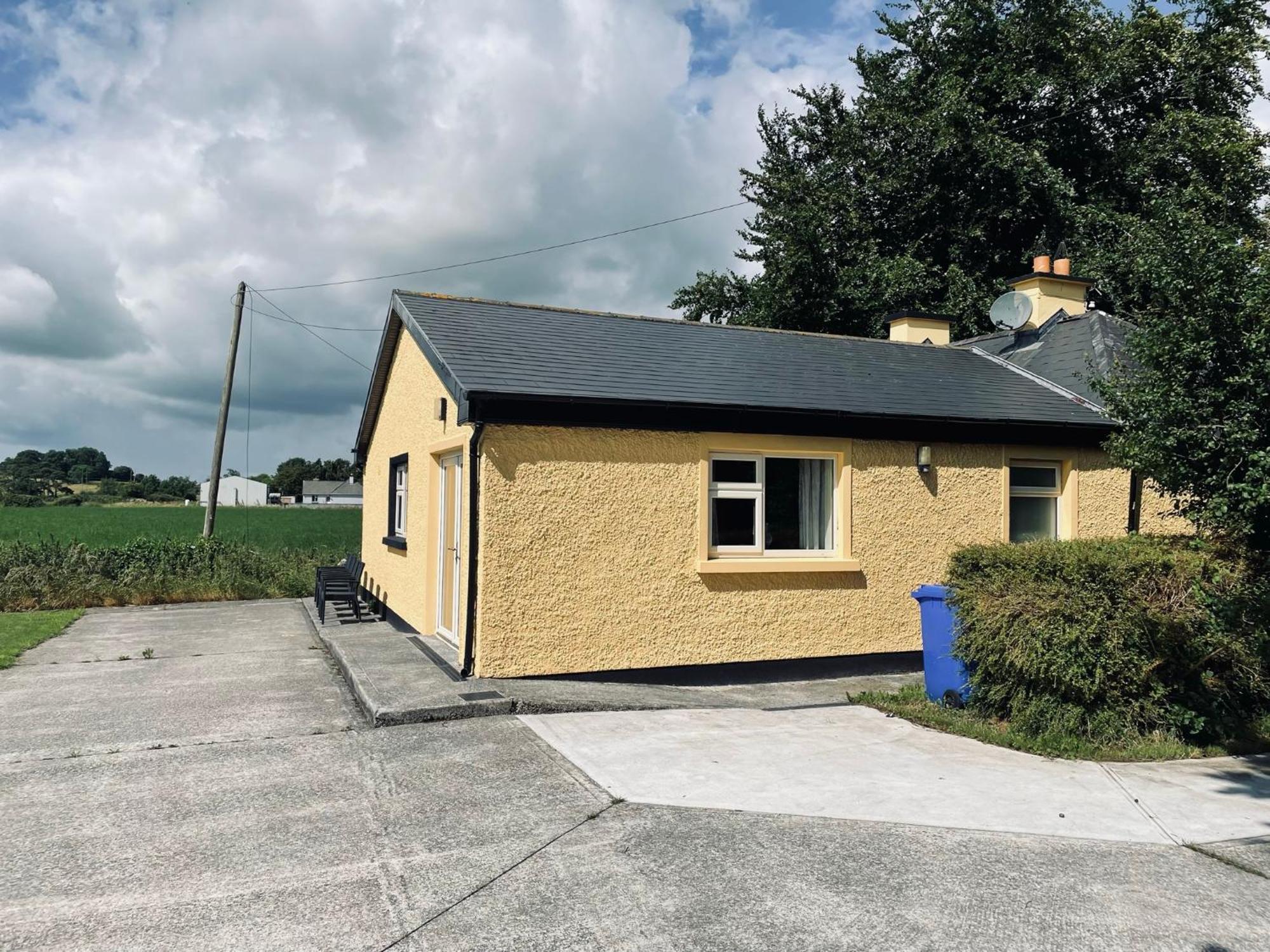 Cutteen Cottage Tulla Exterior foto